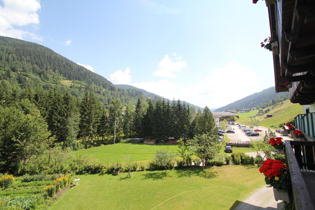 Pension Hubertushof Beim Roemerbad Bad Kleinkirchheim Room photo