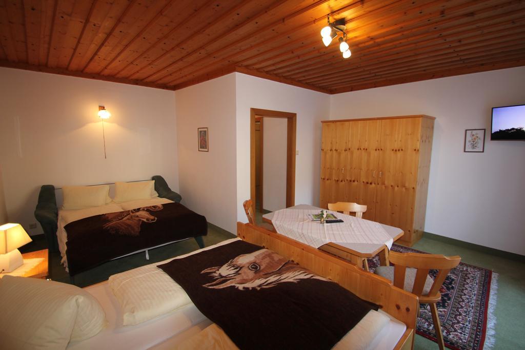 Pension Hubertushof Beim Roemerbad Bad Kleinkirchheim Exterior photo