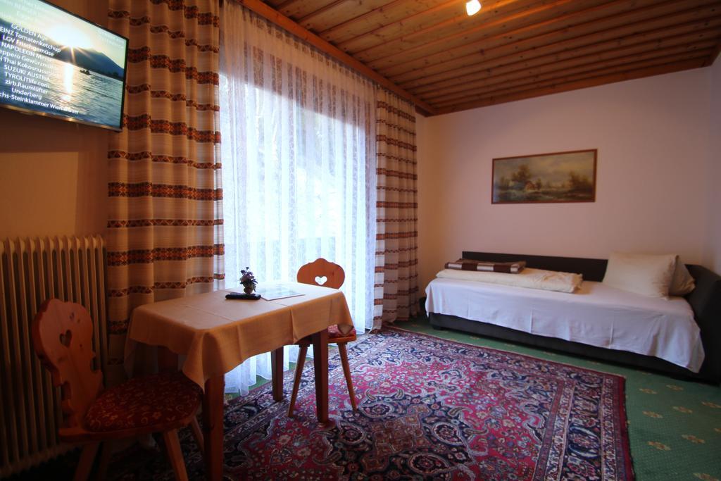 Pension Hubertushof Beim Roemerbad Bad Kleinkirchheim Room photo