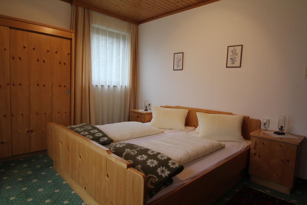 Pension Hubertushof Beim Roemerbad Bad Kleinkirchheim Exterior photo